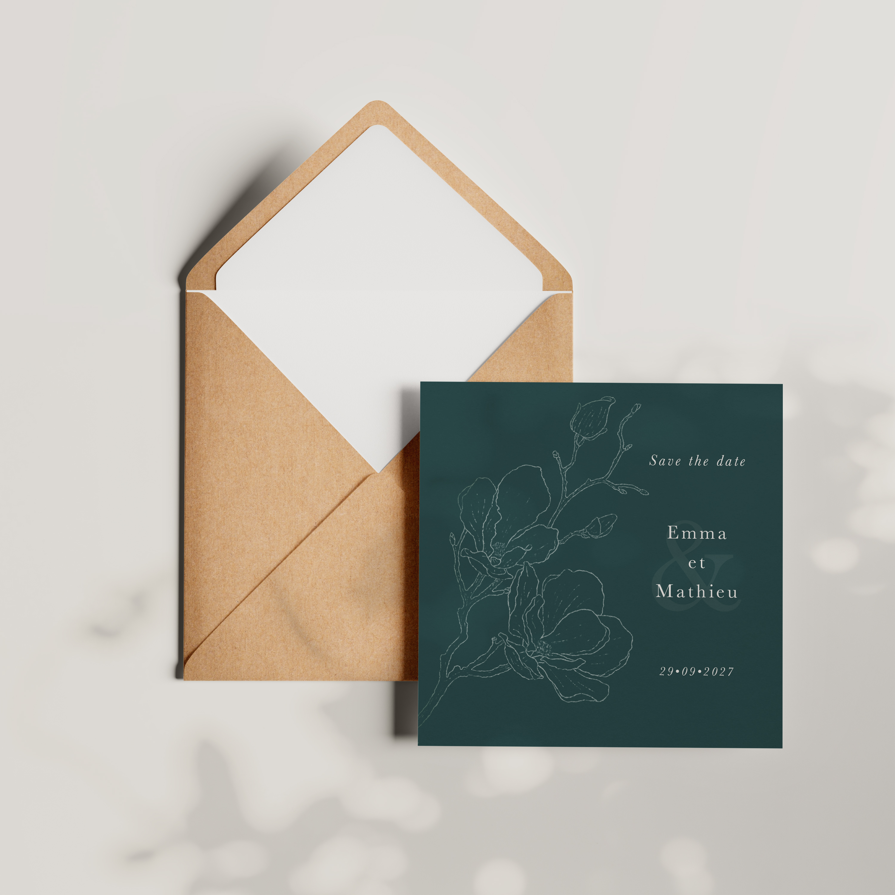 Outline Flower - דגם זה מעדיף דיוק גרפי גוון דומיננטי מאוזן פרופורציות קבועות וקריאה צלולה. המאיירים שלנו בחרו שפה פרימיום המדגישה דיוק ולא אפקט. אנו מבצעים התאמה מלאה אתם מוסרים טקסט אנו מעמדים מכוונים צבעים ומוסיפים לוגו עדין. בדיגיטל בלבד ההזמנה מגיעה ללא עיכוב. כל בחירה היררכיה קצב וניגודים תורמת לאלגנטיות מתמשכת. התכתבות עכשווית מאופקת ואלגנטית.
